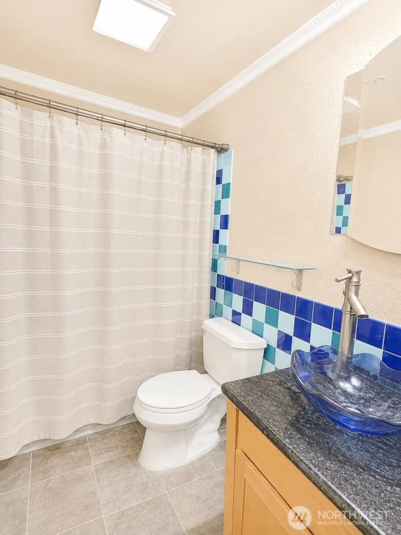 Property photo for 18523 68th Street #205, Kenmore photo 12