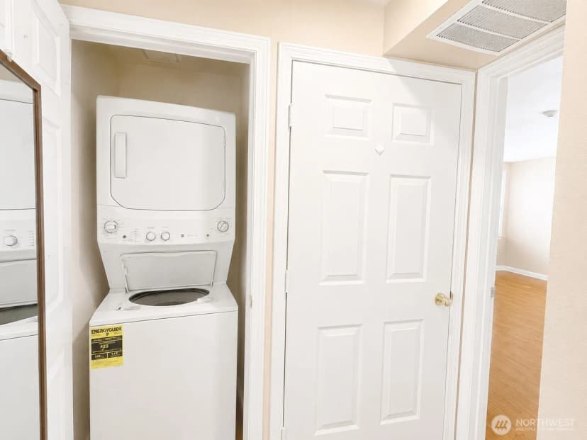 Property photo for 18523 68th Street #205, Kenmore photo 11