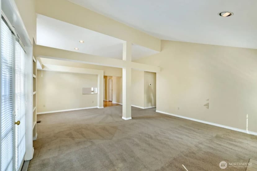 Property photo for 10063 Wallingford Avenue N, Seattle photo 9