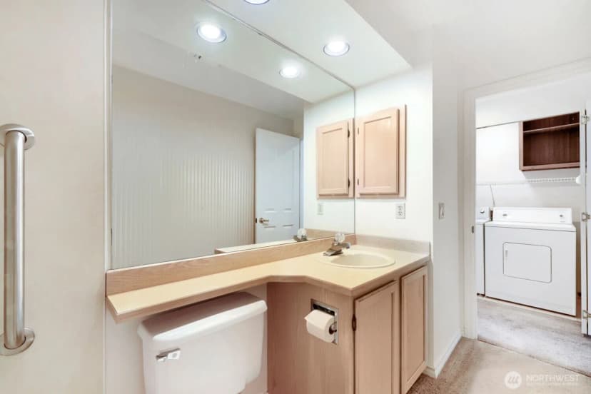 Property photo for 10063 Wallingford Avenue N, Seattle photo 25