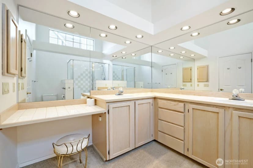 Property photo for 10063 Wallingford Avenue N, Seattle photo 21