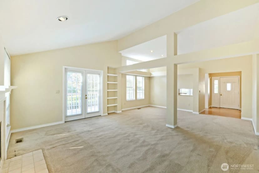 Property photo for 10063 Wallingford Avenue N, Seattle photo 12