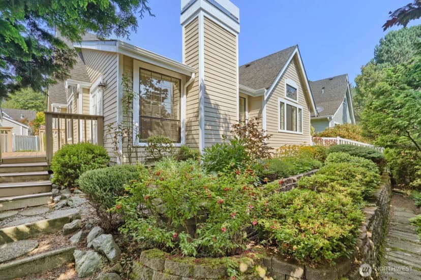 Property photo for 10063 Wallingford Avenue N, Seattle photo 29