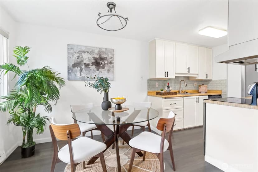 Property photo for 2020 Grant Avenue S #a202, Renton photo 2
