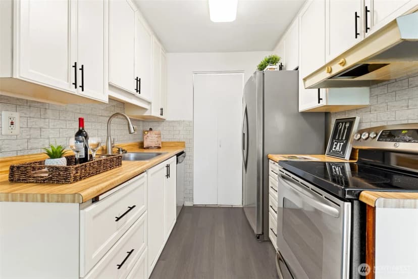 Property photo for 2020 Grant Avenue S #a202, Renton photo 12