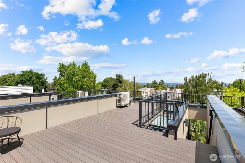 Property photo for 305 17th Avenue E, Seattle photo 32