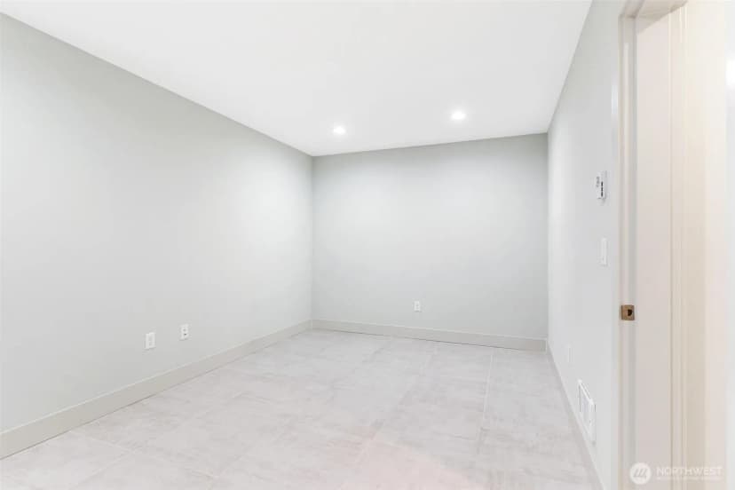 Property photo for 305 17th Avenue E, Seattle photo 29