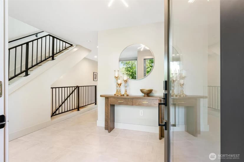 Property photo for 305 17th Avenue E, Seattle photo 6