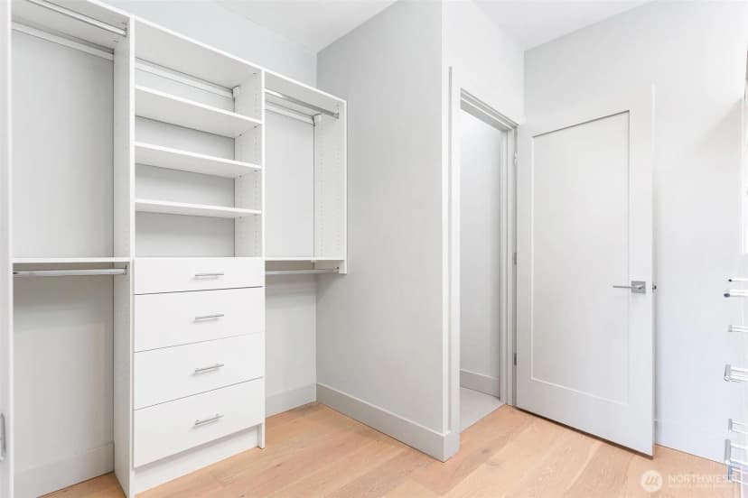 Property photo for 305 17th Avenue E, Seattle photo 18
