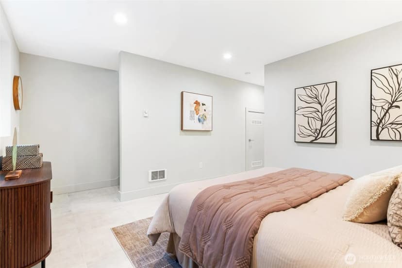 Property photo for 305 17th Avenue E, Seattle photo 16