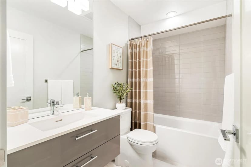 Property photo for 305 17th Avenue E, Seattle photo 26