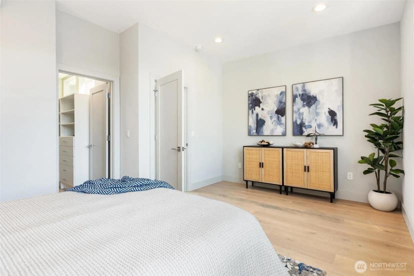 Property photo for 305 17th Avenue E, Seattle photo 17