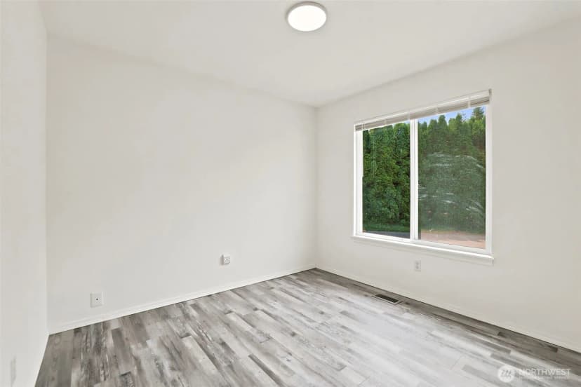 Property photo for 10626 Se 213th Court, Kent photo 18