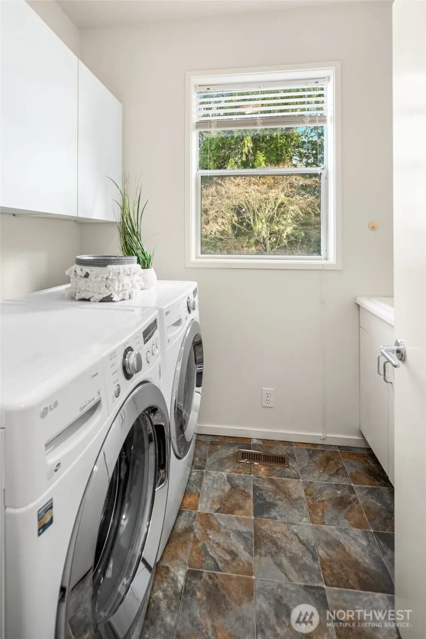 Property photo for 8418 Island Drive S, Seattle photo 29