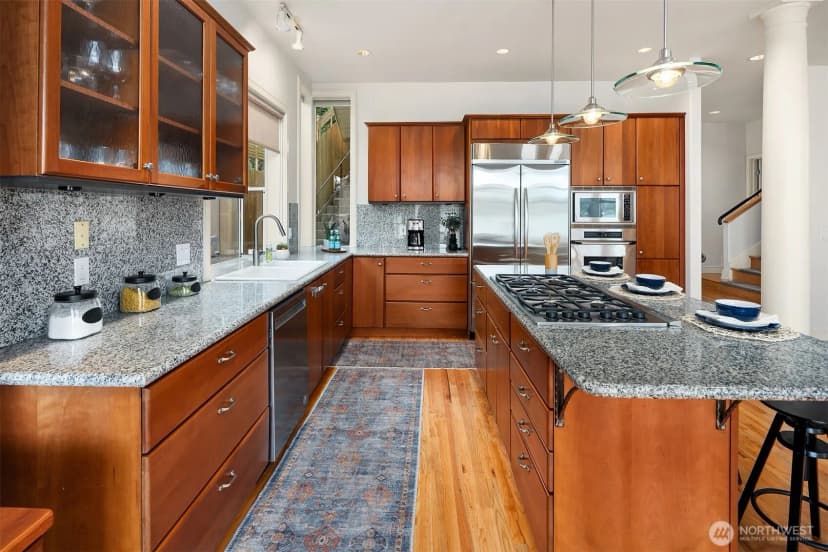 Property photo for 8418 Island Drive S, Seattle photo 14