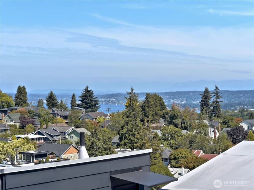 Property photo for 435 19th Avenue E, Seattle photo 22