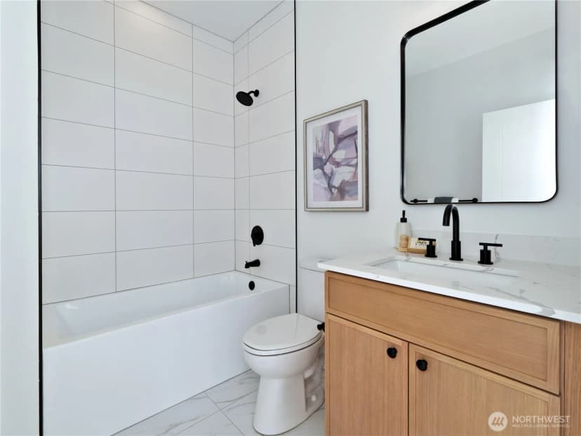 Property photo for 435 19th Avenue E, Seattle photo 15
