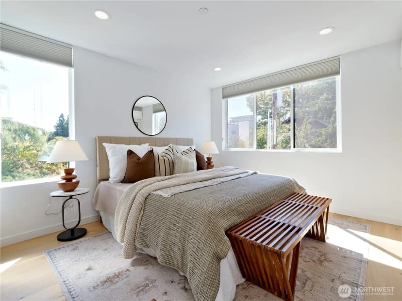 Property photo for 435 19th Avenue E, Seattle photo 12