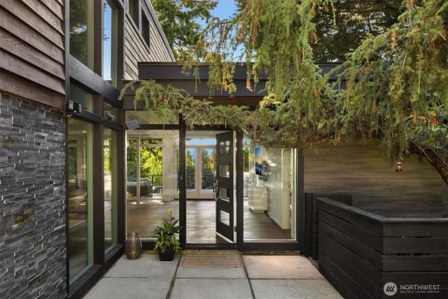 Property photo for 899 Nw Elford Drive, Seattle photo 4
