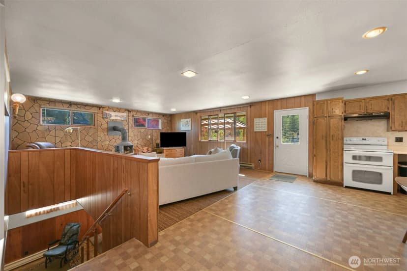 Property photo for 371 Lakeside Drive, Sedro Woolley photo 6