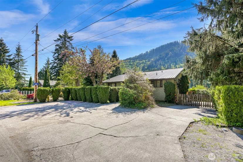 Property photo for 371 Lakeside Drive, Sedro Woolley photo 5