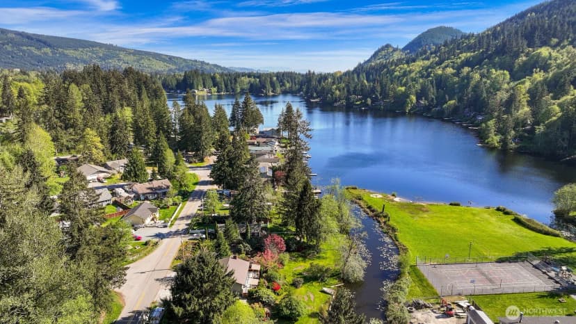 Property photo for 371 Lakeside Drive, Sedro Woolley