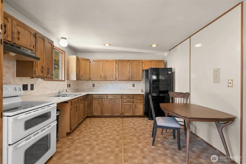 Property photo for 371 Lakeside Drive, Sedro Woolley photo 12