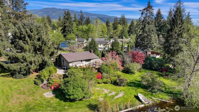 Property photo for 371 Lakeside Drive, Sedro Woolley photo 2