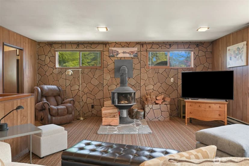 Property photo for 371 Lakeside Drive, Sedro Woolley photo 7
