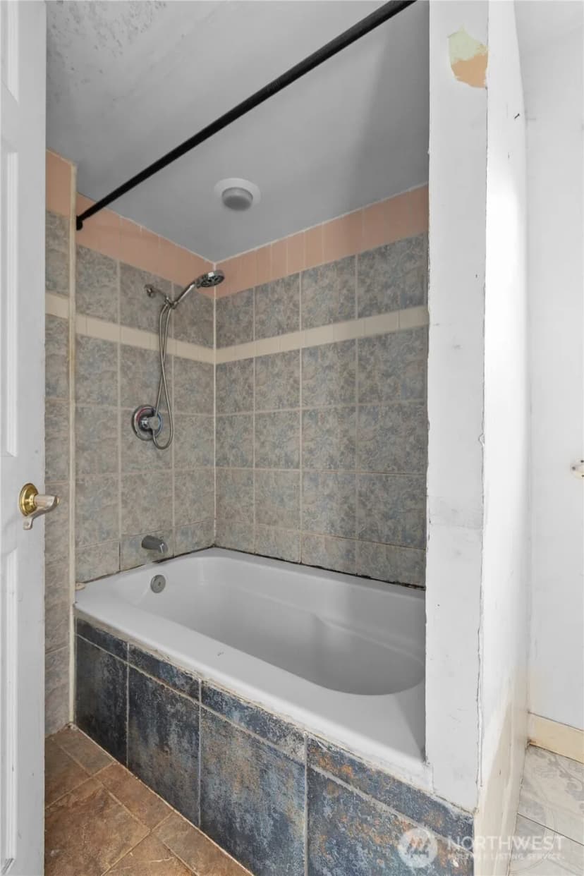 Property photo for 1420 S 6th Street, Mount Vernon photo 22