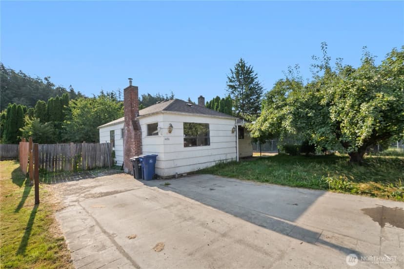 Property photo for 1420 S 6th Street, Mount Vernon photo 2