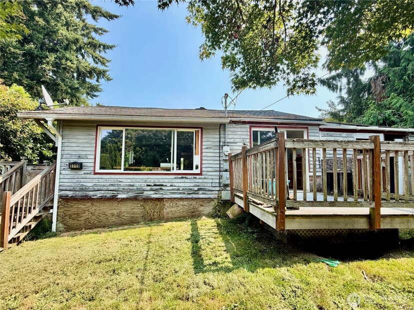 Property photo for 3719 Commercial Avenue, Anacortes photo 3