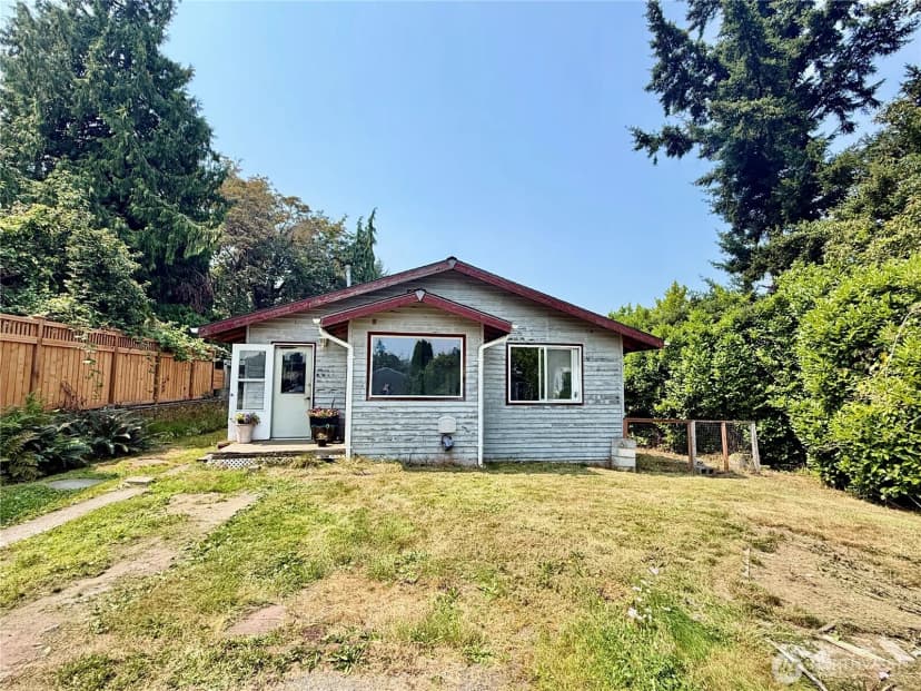 Property photo for 3719 Commercial Avenue, Anacortes