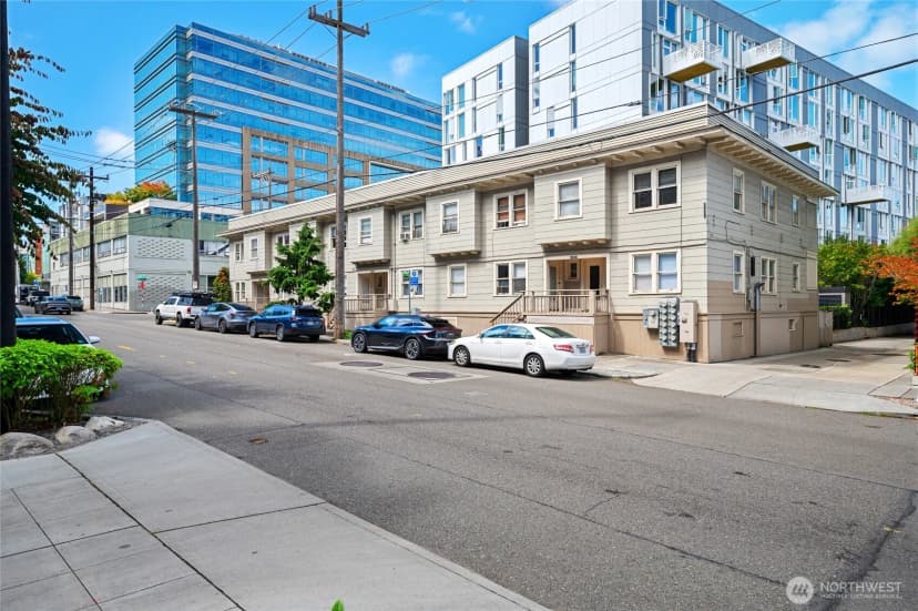 Property photo for 800 Harrison Street, Seattle photo 8