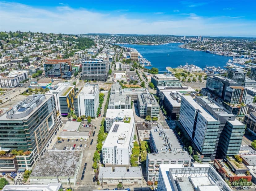 Property photo for 800 Harrison Street, Seattle photo 10