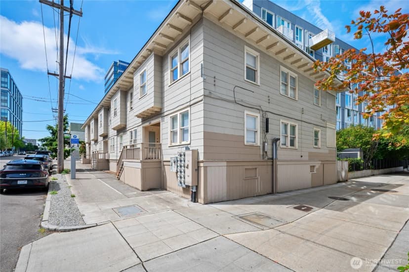 Property photo for 800 Harrison Street, Seattle photo 7