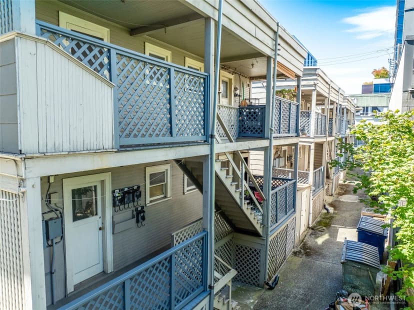 Property photo for 800 Harrison Street, Seattle photo 12