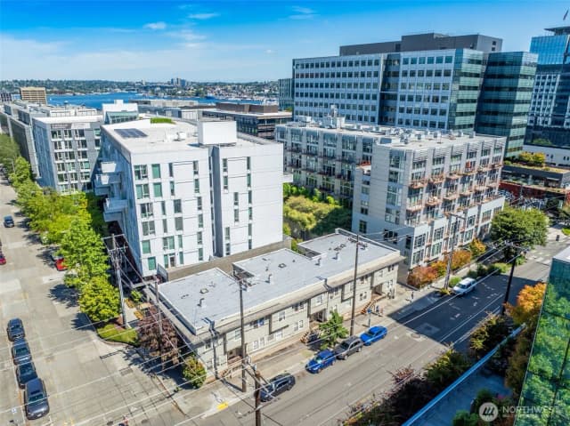Property photo for 800 Harrison Street, Seattle photo 2