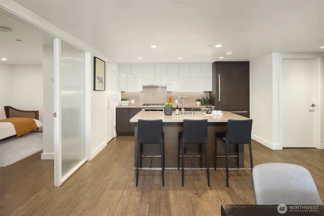 Property photo for 588 Bell Street #813s, Seattle photo 2