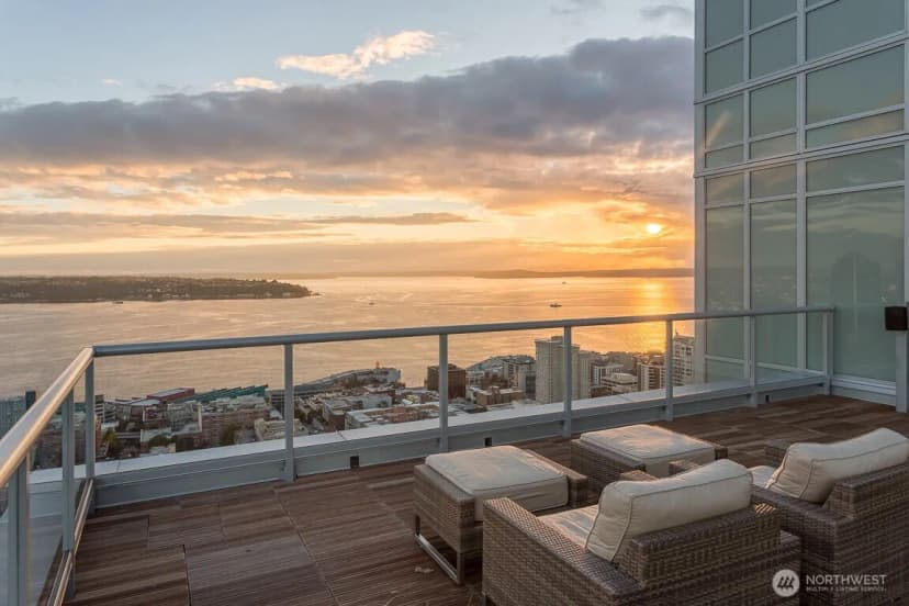 Property photo for 588 Bell Street #813s, Seattle photo 34