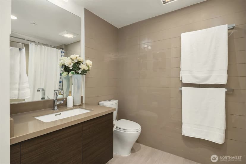 Property photo for 588 Bell Street #813s, Seattle photo 10