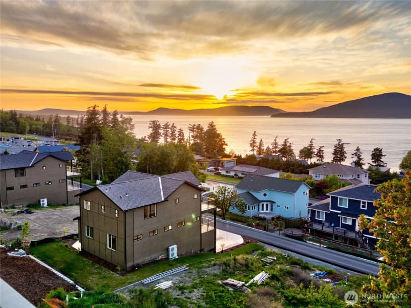 Property photo for 3706 W 3rd Street, Anacortes photo 7