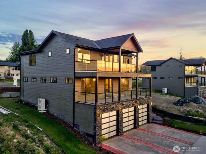 Property photo for 3706 W 3rd Street, Anacortes photo 6