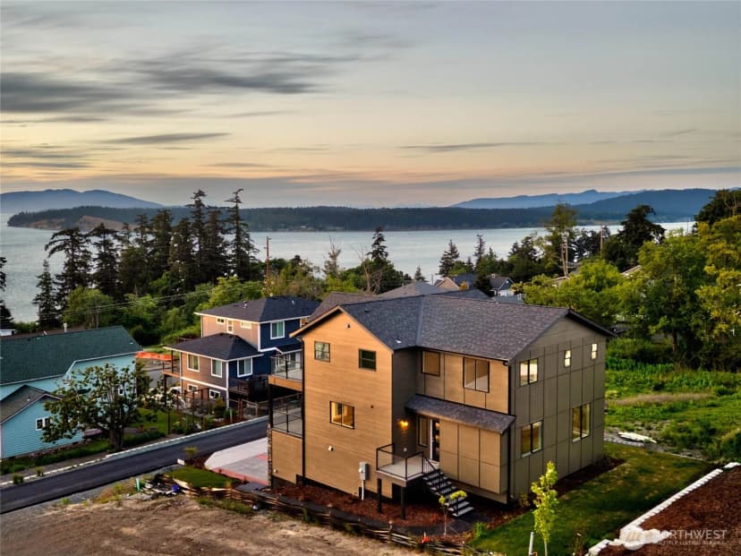 Property photo for 3706 W 3rd Street, Anacortes photo 8