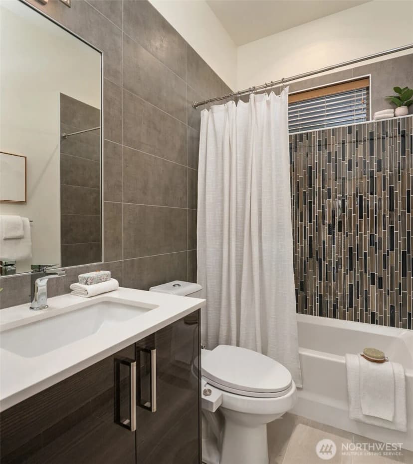 Property photo for 464 Ne Maple Leaf Place #b, Seattle photo 21