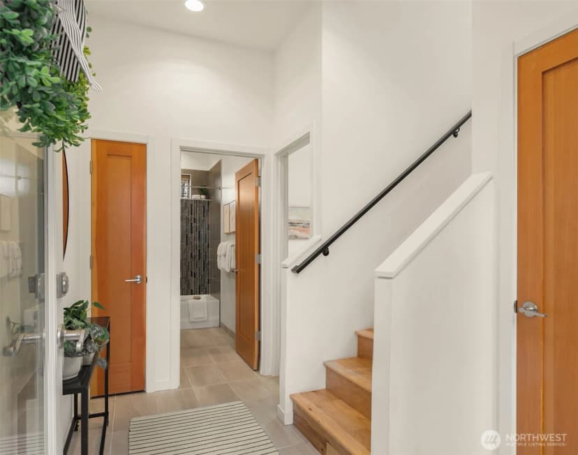 Property photo for 464 Ne Maple Leaf Place #b, Seattle photo 19