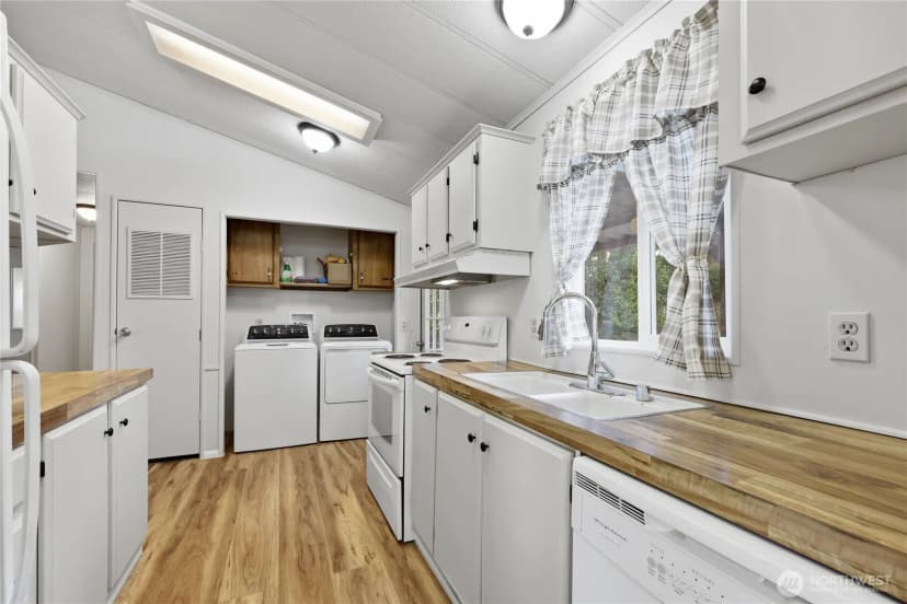Property photo for 600 Lincoln Road Ne #9, Poulsbo photo 7