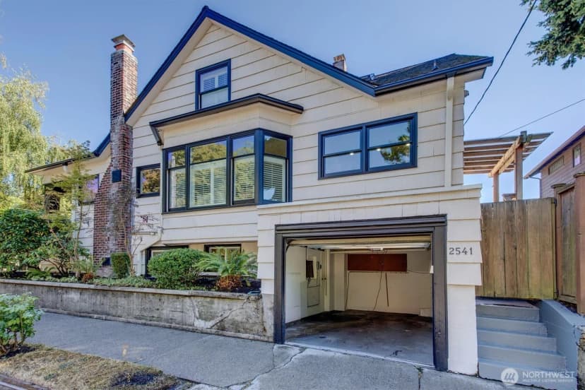 Property photo for 2541 10th Avenue W, Seattle photo 27
