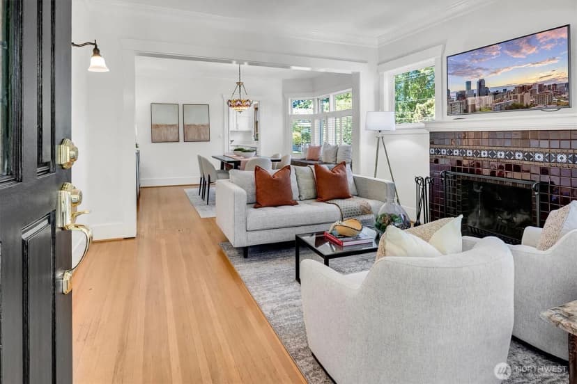 Property photo for 2541 10th Avenue W, Seattle photo 6