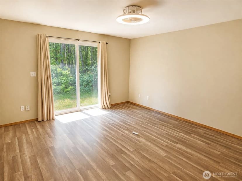 Property photo for 1671 Dickinson Avenue, Shelton photo 9